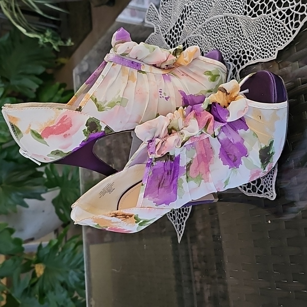 LAVENDER FLORAL FABRIC UPPER HEELS